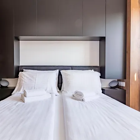 Maraschino 2br Balcony Garage And Bbq Apartment *