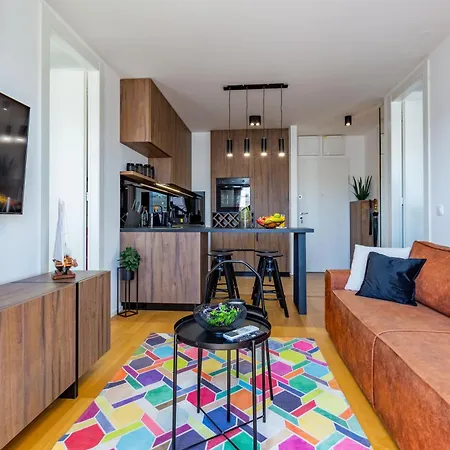 Maraschino 2br Balcony Garage And Bbq Lejlighed *